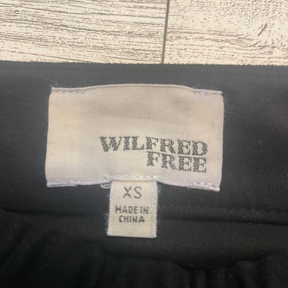 NWOT Aritzia Wilfred Free Faux Suede wrap mini skirt black Size XS - Picture 3 of 6
